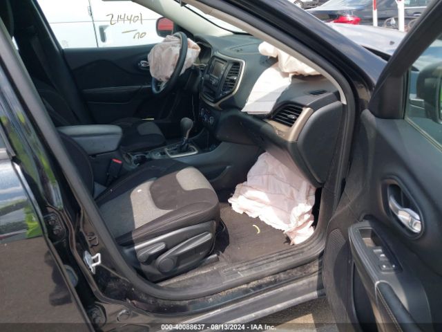 1C4PJLAB1FW657425 Jeep Cherokee Sport
