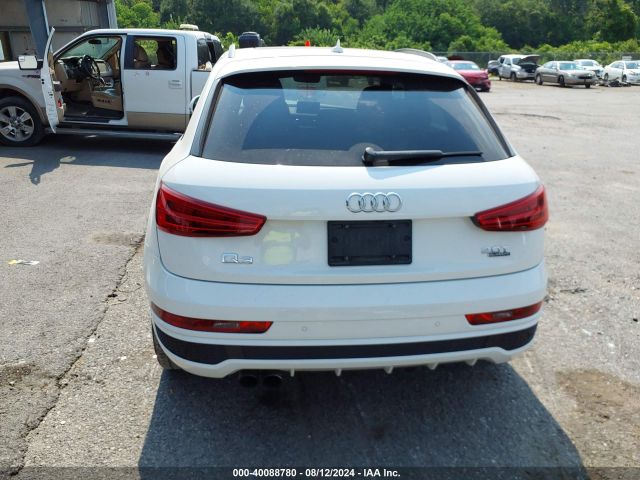 WA1JCCFS1JR010209 Audi Q3 2.0t Premium/2.0t Sport Premium