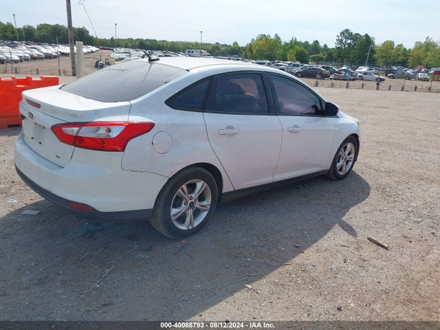 Ford FOCUS SE 2014 1FADP3F23EL179945 Image 4