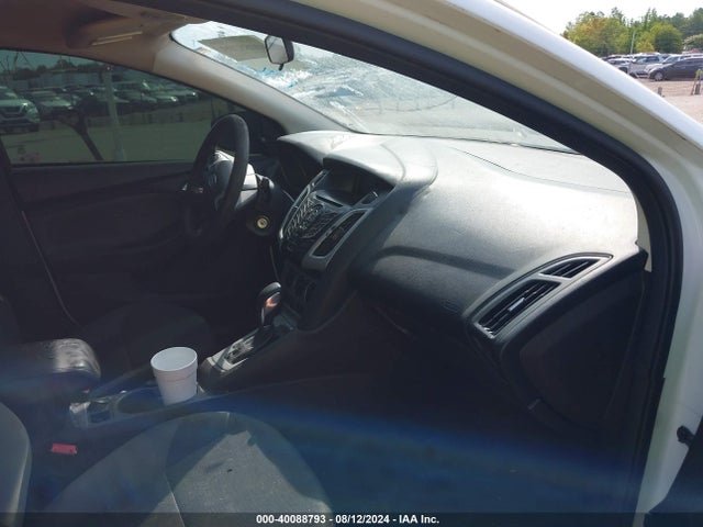 Ford FOCUS SE 2014 1FADP3F23EL179945 Image 5