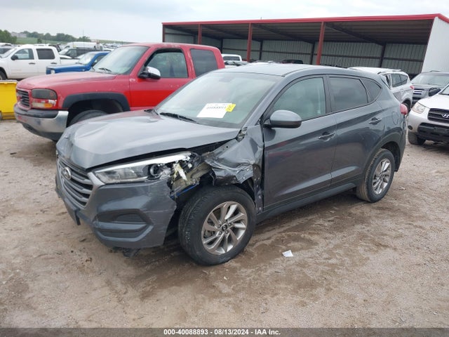 Hyundai TUCSON SE 2018 KM8J23A41JU808137 Image 2