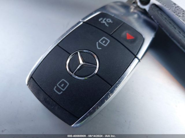 W1K3G4EB6NJ376123 Mercedes-Benz A 220