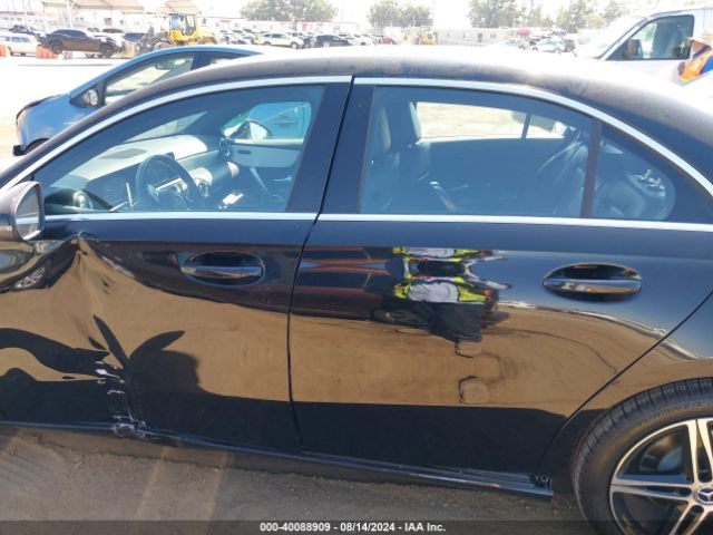 W1K3G4EB6NJ376123 Mercedes-Benz A 220