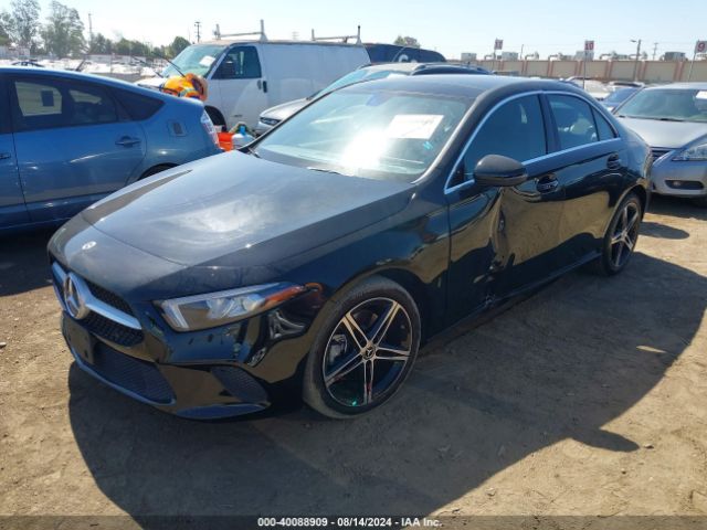 W1K3G4EB6NJ376123 Mercedes-Benz A 220