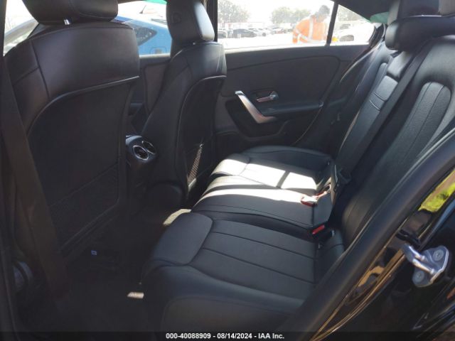 W1K3G4EB6NJ376123 Mercedes-Benz A 220