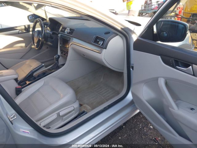 1VWAT7A32FC121243 Volkswagen Passat 1.8t Limited Edition