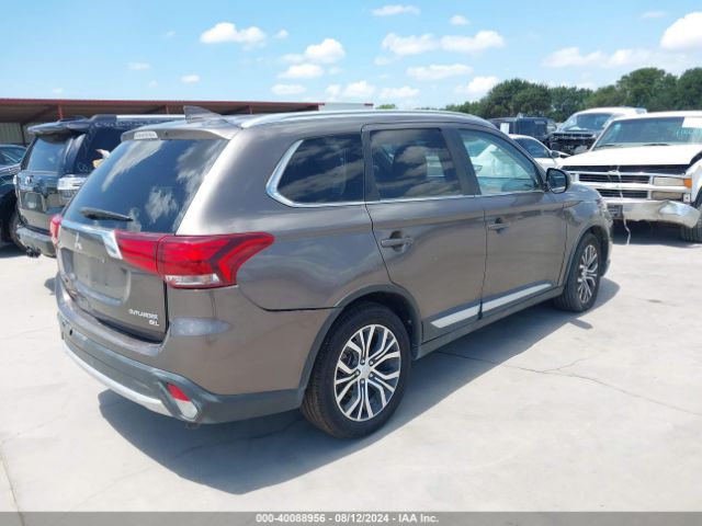 JA4AD3A38JZ015470 Mitsubishi Outlander Sel