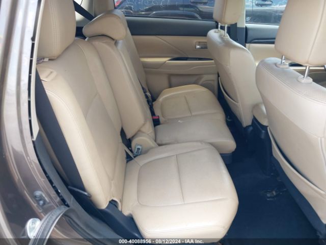 JA4AD3A38JZ015470 Mitsubishi Outlander Sel