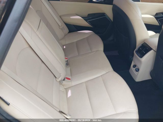 KNALC4J19H5077531 KIA Cadenza Premium