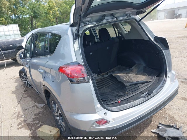 Toyota RAV4 LE 2018 2T3ZFREV2JW432956 Image 3
