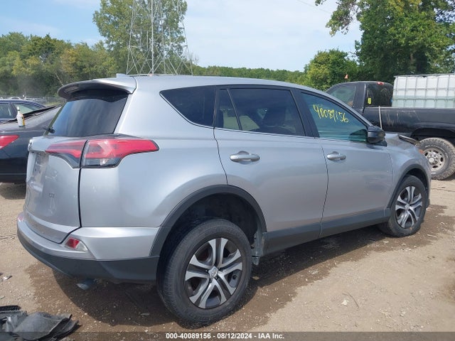 Toyota RAV4 LE 2018 2T3ZFREV2JW432956 Image 4