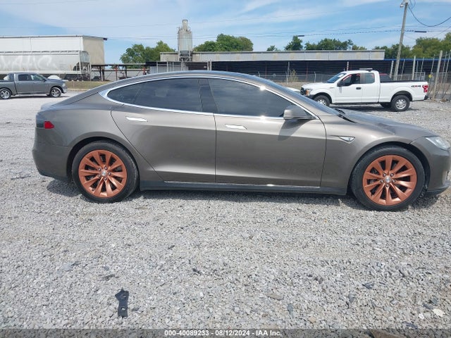 Tesla Model S 60/70/75/85 2016 5YJSA1E1XGF133938 Image 13