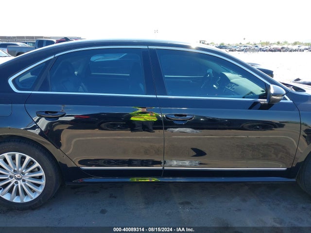 1VWBT7A37GC052944 Volkswagen Passat 1.8t Se