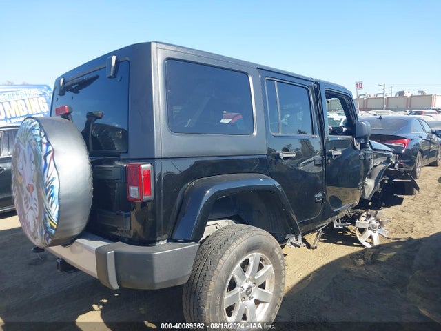1C4BJWEG0EL271984 Jeep Wrangler Unlimited Sahara
