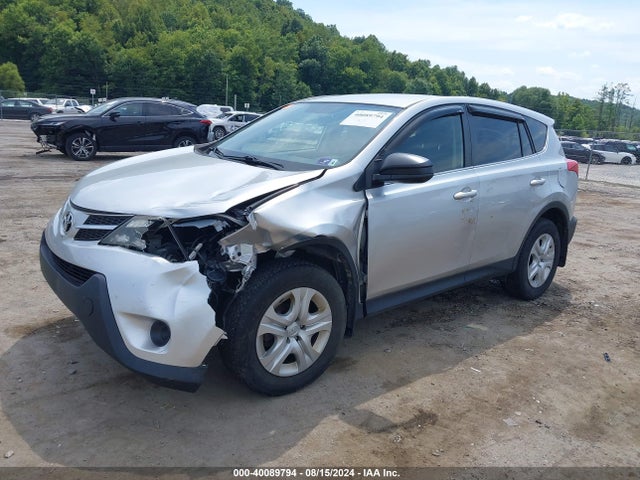Toyota RAV4 LE 2014 JTMBFREVXEJ004395 Image 2