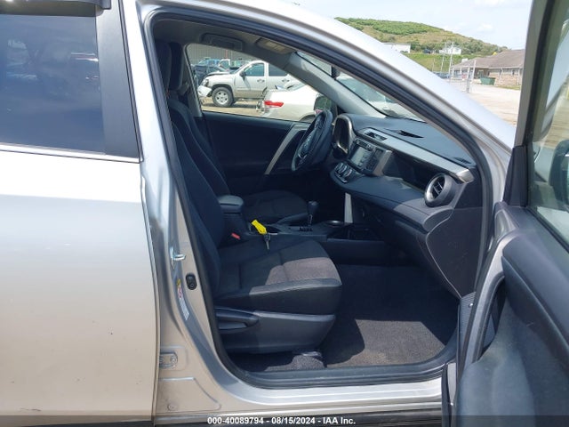 Toyota RAV4 LE 2014 JTMBFREVXEJ004395 Image 5