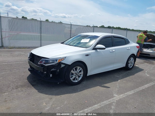 KIA Optima Lx 2017 5XXGT4L36HG158145 Image 2