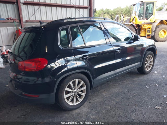 WVGBV7AX8HK044371 Volkswagen Tiguan 2.0t/2.0t S