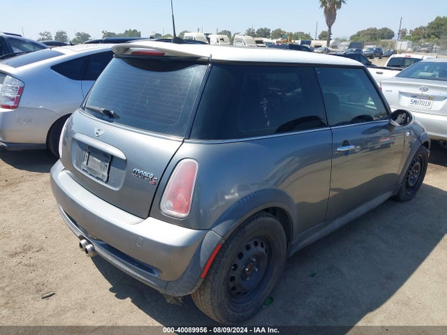 2005 MINI COOPER S WMWRE33475TG95723 Photo 3