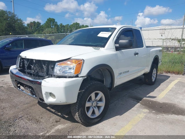 Nissan Titan Pro-4x 2015 1N6BA0CC8FN500752 Image 2