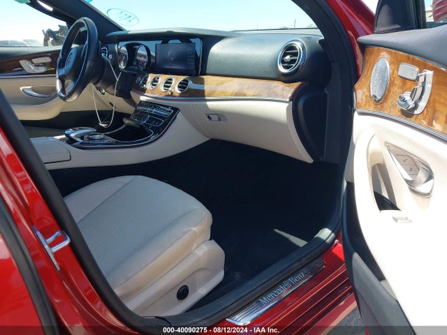 WDDZF4JB1HA064525 Mercedes-Benz E 300