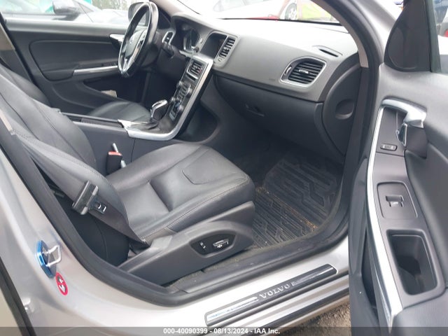 Volvo S60 T5 Premier 2015 YV140MFBXF1307948 Image 5