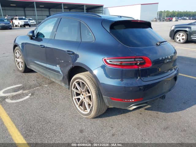 2017 PORSCHE MACAN WP1AA2A50HLB81651 Photo 2