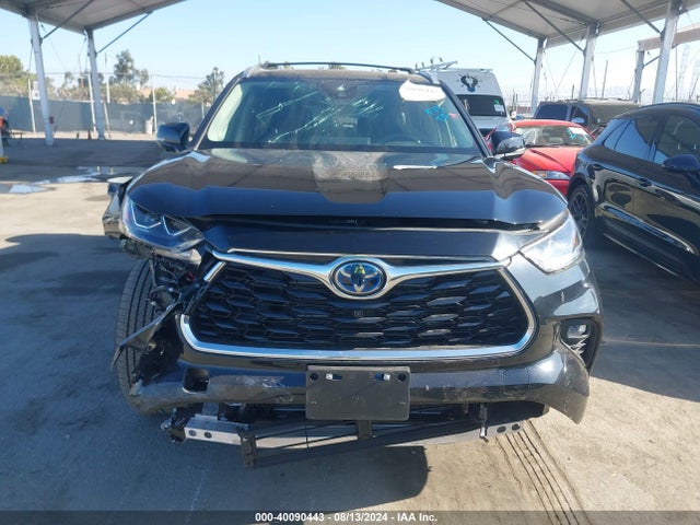 Toyota Highlander Hybrid Platinum 2023 5TDEBRCH7PS124215 Image 13