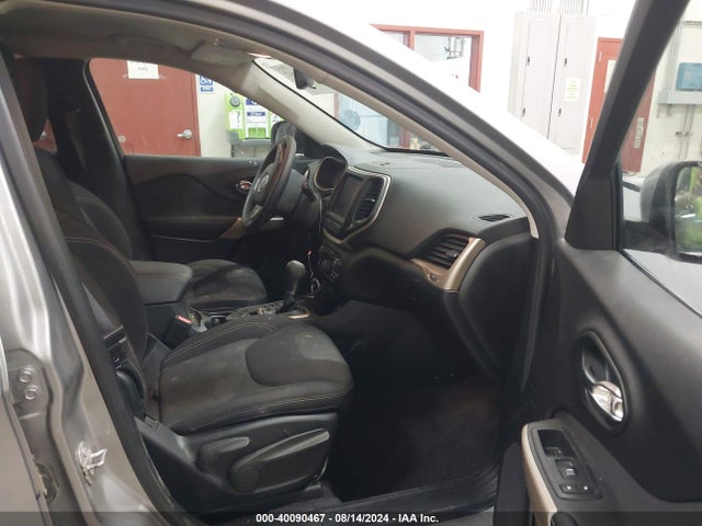 1C4PJMCS6HW567368 Jeep Cherokee Latitude 4x4