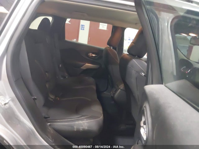 1C4PJMCS6HW567368 Jeep Cherokee Latitude 4x4