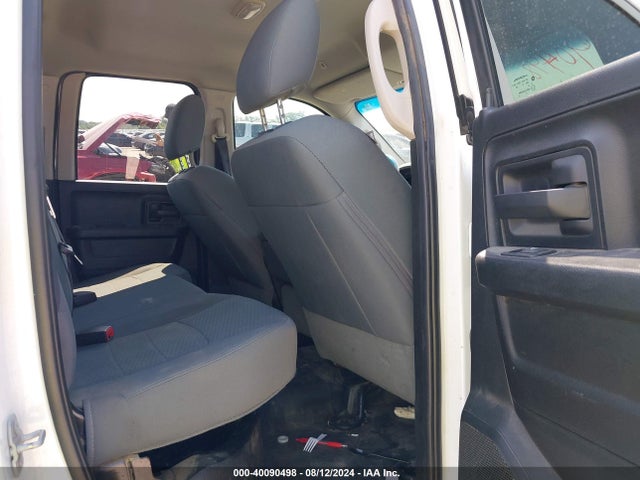 1C6RR7FT8HS588289 RAM 1500 Tradesman Quad Cab 4x4 6'4 Box
