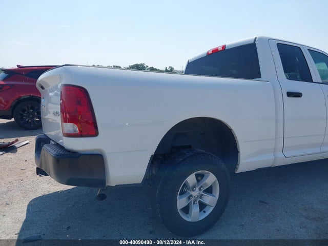 1C6RR7FT8HS588289 RAM 1500 Tradesman Quad Cab 4x4 6'4 Box