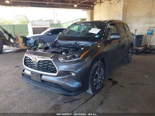 Toyota Highlander Xle 2021 5TDGZRBH0MS135350 Image 2