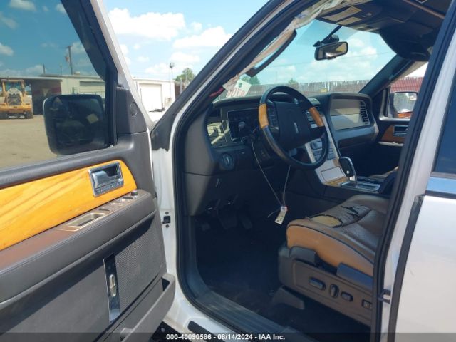 5LMJJ2H51EEL04390 Lincoln Navigator