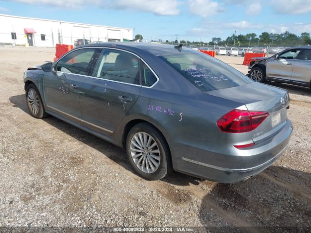 1VWBT7A3XHC053183 Volkswagen Passat 1.8t Se