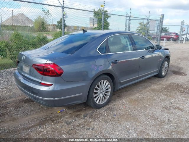 1VWBT7A3XHC053183 Volkswagen Passat 1.8t Se