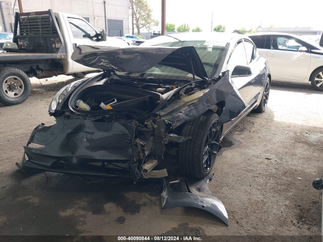 5YJ3E1EB1JF188657 Tesla Model 3 Long Range/performance