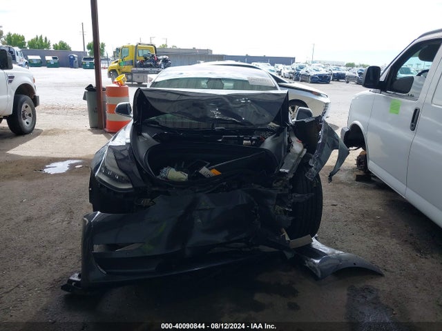 5YJ3E1EB1JF188657 Tesla Model 3 Long Range/performance