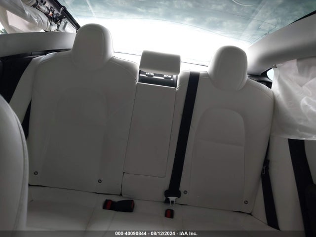 5YJ3E1EB1JF188657 Tesla Model 3 Long Range/performance