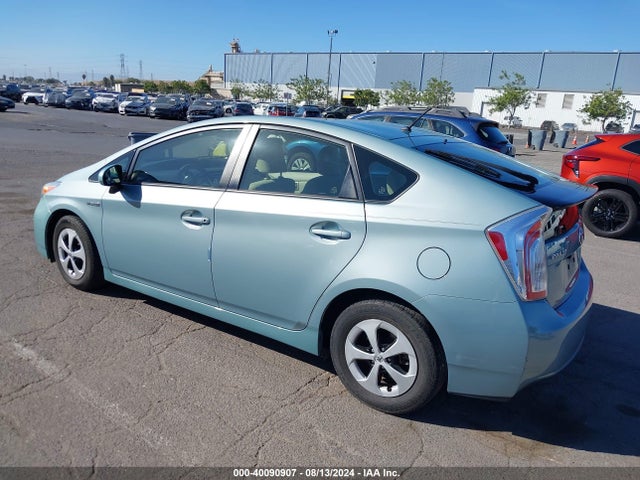 Toyota Prius Two 2014 JTDKN3DU1E1793223 Image 3