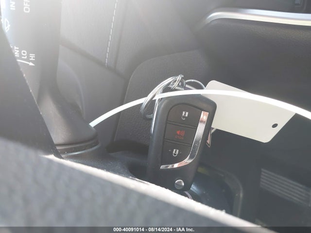 Toyota RAV4 LE 2019 JTMH1RFV1KD501918 Image 11