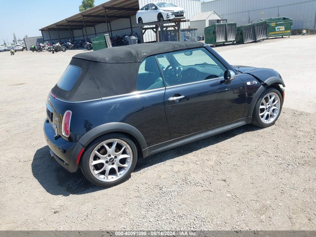 2006 MINI COOPER S WMWRH33526TK57948 Photo 3