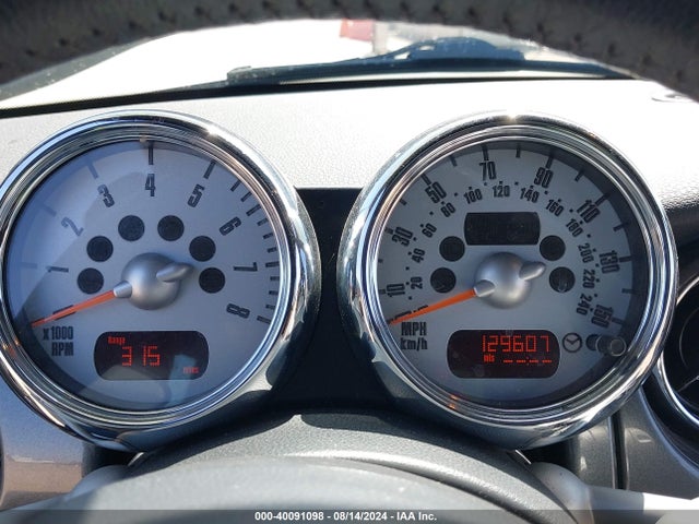 2006 MINI COOPER S WMWRH33526TK57948 Photo 6