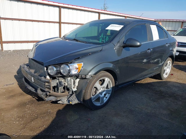 Chevrolet Sonic Ltz Auto 2015 1G1JE5SB3F4145383 Image 2