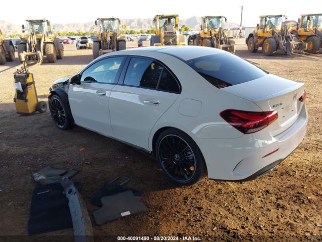 W1K3G4EB5LJ222967 Mercedes-Benz A 220