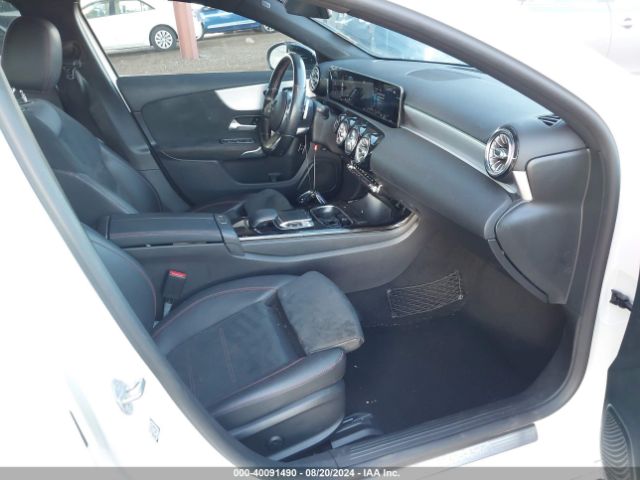 W1K3G4EB5LJ222967 Mercedes-Benz A 220