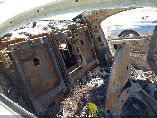 40091598 :رقم المزاد ، WDDSJ4EB4FN183363 vin ، 2015 Mercedes-benz Cla 250 مزاد بيع