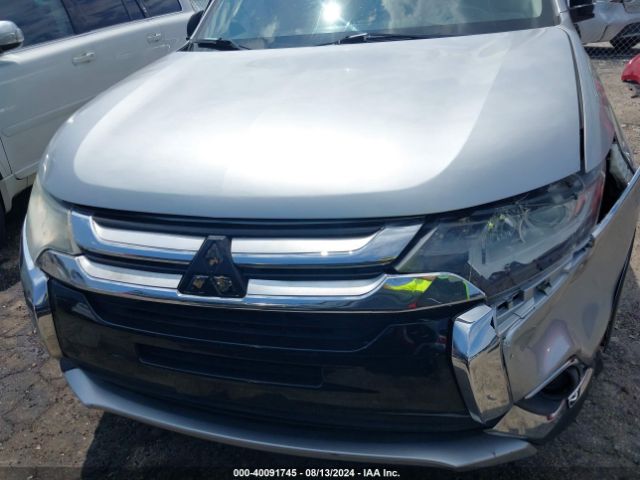 JA4AD2A39JJ004213 Mitsubishi Outlander Es
