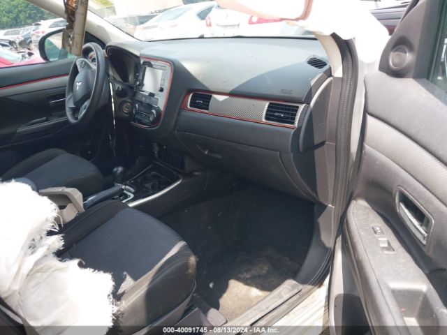 JA4AD2A39JJ004213 Mitsubishi Outlander Es