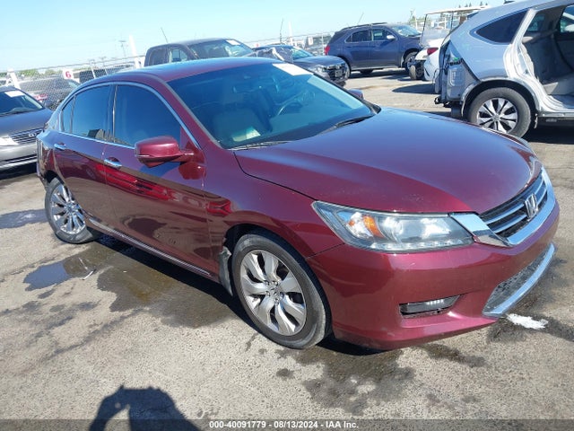2015 1HGCR3F82FA014388 main image